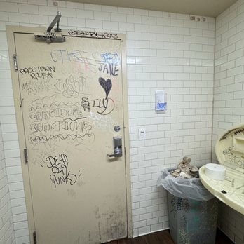 Albertsons - graffiti and mold on the door - Grocery Near Me - Alhambra, California