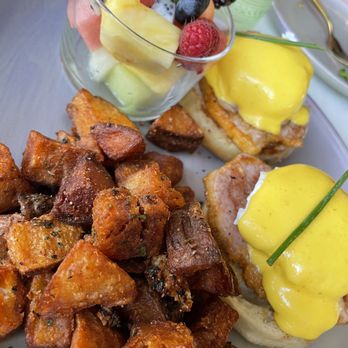 Glass Kitchen - Benny Peameal - Breakfast & Brunch Near Me - Markham, Ontario