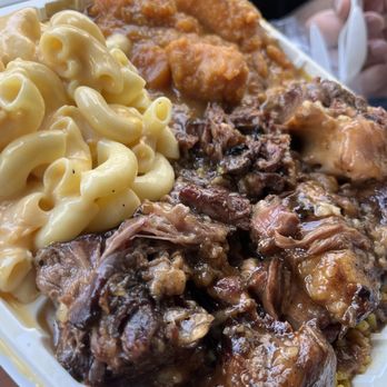 Big South - Oxtail plate w/mac & candied yams - Soul Food Near Me Big South - Oxtail plate w/mac & candied yams - Soul Food Near Me