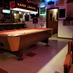 Happy Landing - Pool table.