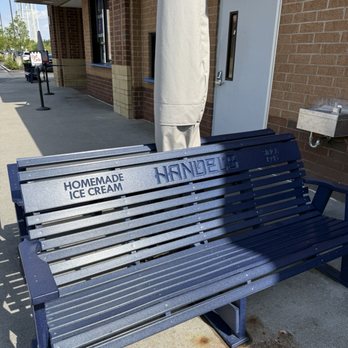 Handel's Homemade Ice Cream - Benches - Ice Cream & Frozen Yogurt Near Me - Carmel, Indiana