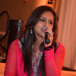 Tinaz Entertainment - Tina Kundalia from Tinaz Entertainment - Bollywood Singer from NY NJ Services offered - Navratri Garba Raas, Live band- weddings