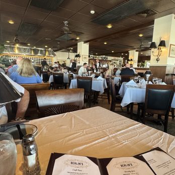 A&B Lobster House - Inside - Seafood Near Me - Key West, Florida A&B Lobster House - Inside - Seafood Near Me - Key West, Florida