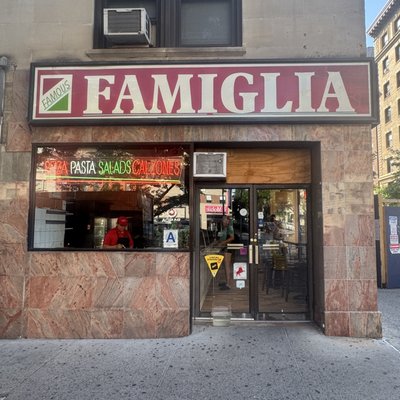 Famous Famiglia by null