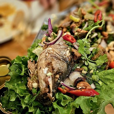 Pii Nong Thai Yonge - Eatery & Experience by null