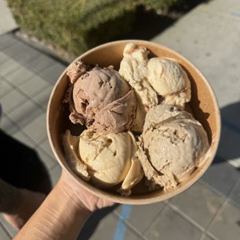 Duke’s Fine Ice Cream - Ice Cream & Frozen Yogurt Near Me - Surrey, British Columbia