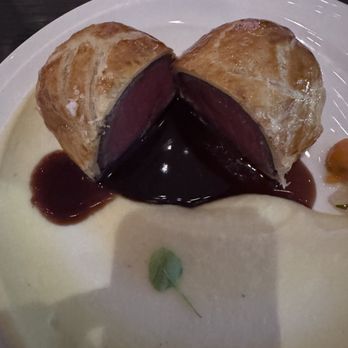 Gordon Ramsay Hell's Kitchen - Unappetizing Wellington,looks like it is bleeding all over the mash - New American Near Me - Miami, Florida