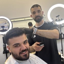 Madrid Cutz - Myself getting a haircut