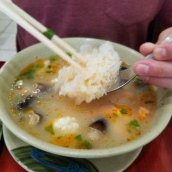 Ras Noodle - Tom Yum Seafood  awesome surprises - succulent, tender mushrooms - Thai Near Me - Los Angeles, California