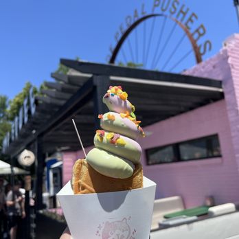 Omg Squee - Taiyaki sundae - ube and matcha swirl - Desserts Near Me - Austin, Texas