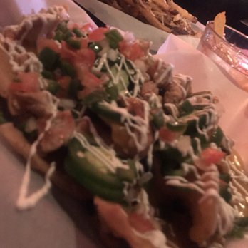 Estelle's - Chicken nachos - Bars Near Me - Chicago, Illinois