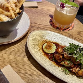 M Social Auckland - Smacked at the hotel's restaurant, truffle fries and chicken teriyaki skewers - Hotels Near Me - Auckland, AUK