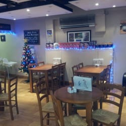 Cafe Amici - Xmas appears at Cafe Amicis