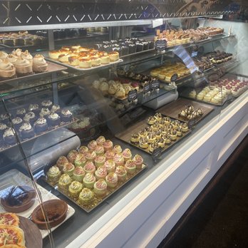 Le Cheesecake Bar - Patisserie/Cake Shop Near Me - Laval, Quebec Le Cheesecake Bar - Patisserie/Cake Shop Near Me - Laval, Quebec
