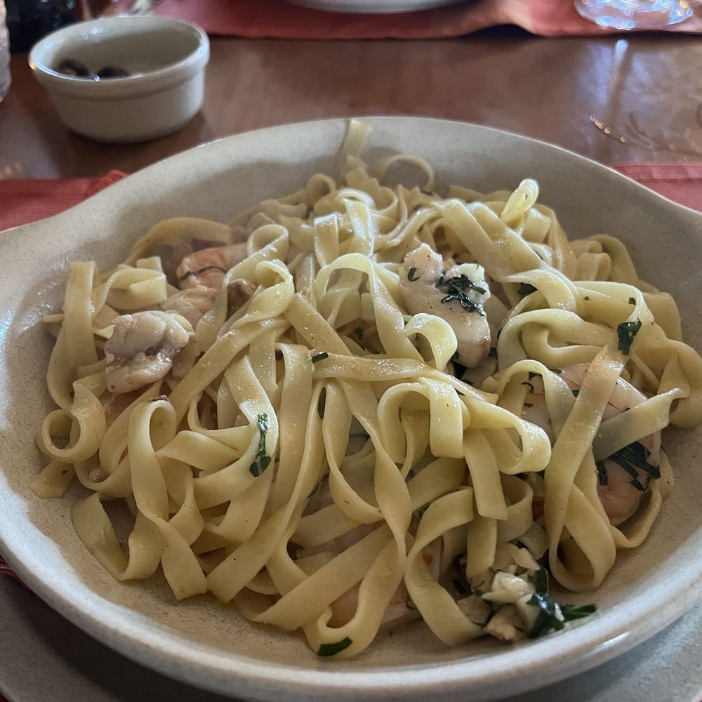 Vila Velha - Tagliatelle pasta with shrimp and monkfish - Portuguese Near Me - Sagres, 20