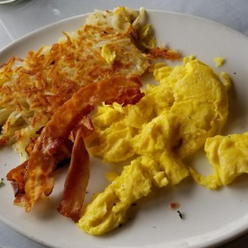 Wheatfields Eatery and Bakery - Eggs bacon and hashbrown - American Near Me - Omaha, Nebraska