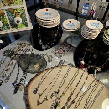 The Curious Nest - It's fun just to see - Antiques Near Me - Edmonds, Washington