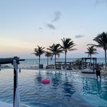 Hyatt Zilara - Beautiful gigantic pool. Never looking for a place to sit or an open cabana - Hotels Near Me - Cancún, ROO