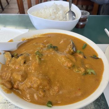 Ongpin - Seafood Kare-Kare - Filipino Near Me - South San Francisco, California Ongpin - Seafood Kare-Kare - Filipino Near Me - South San Francisco, California