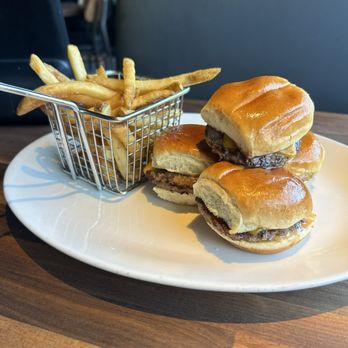 Yard House - Classic Sliders - Vegetarian Near Me - San Diego, California