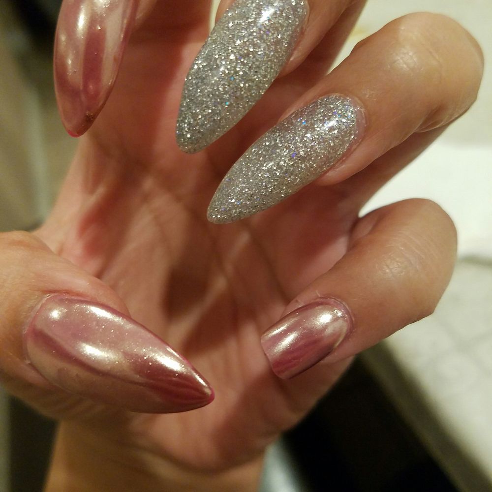 Emporio Nails - My pinky nail broke after only 3 days since my fill. - Nail Salons Near Me - Tijuana, BCN Emporio Nails - My pinky nail broke after only 3 days since my fill. - Nail Salons Near Me - Tijuana, BCN