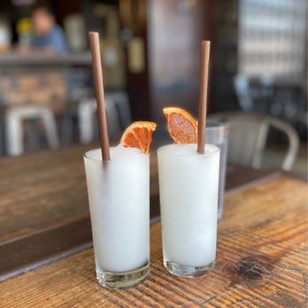 Eight Row Flint - Frozen grapefruit gin and tonic - Gastropubs Near Me - Houston, Texas