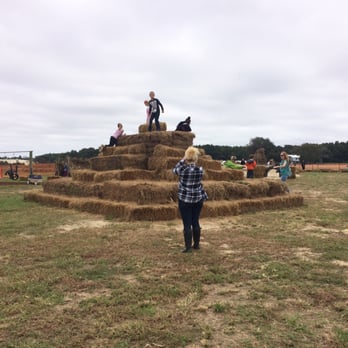 Cullipher Farm - Hay bale pyramid - Farmers Market Near Me - Virginia Beach, Virginia
