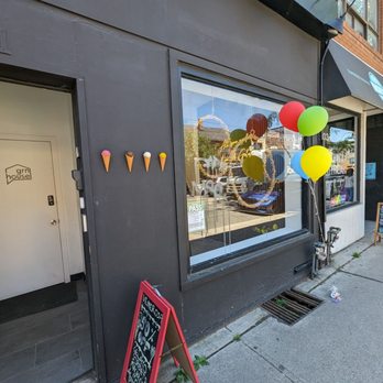 Venerosa - Desserts Near Me - Toronto, Ontario
