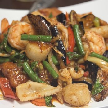 Karin Thai - The food was absolutely incredible! I'm officially obsessed with this place. You guys HAVE to try it - Thai Near Me - Auburn, California