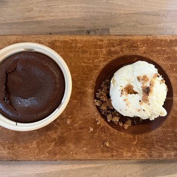Hot Cakes - Ballard - Dark Decadence Molten Cake - Desserts Near Me - Seattle, Washington Hot Cakes - Ballard - Dark Decadence Molten Cake - Desserts Near Me - Seattle, Washington