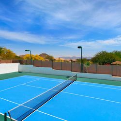 Phoenix Arizona Vacation Rentals - Enjoy some tennis where you stay.