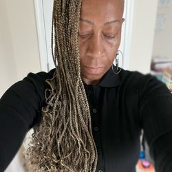 Royalhands Braiding Salon - Small box braids