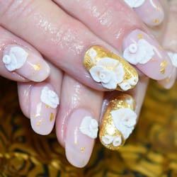 V-Tech Nails - 24k pure gold with 3D flower by Tina!