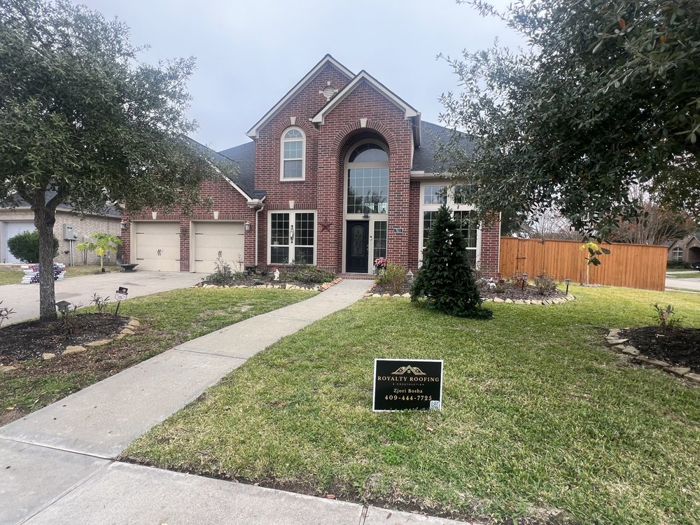 Slide of Royalty Roofing and Construction