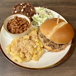 Roberts Cafe - Pulled Pork Sandwich Special