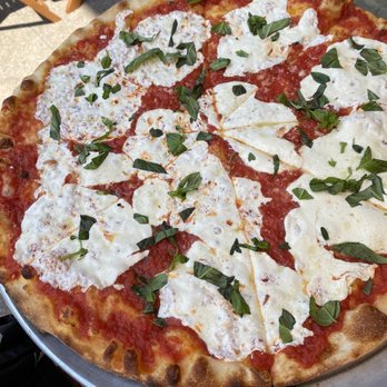Il Porto - Margherita Pizza - Pizza Near Me - Brooklyn, New York Il Porto - Margherita Pizza - Pizza Near Me - Brooklyn, New York