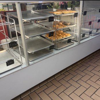 Rainbow Donuts - Little to no selection. Why are you open 24/7 if your not going to make anymore doughnuts? - Bakeries Near Me - West Covina, California