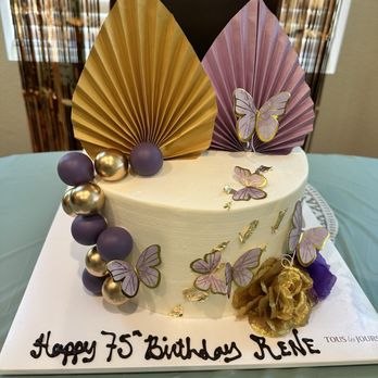 Tous Les Jours - Mom's birthday cake - Bakeries Near Me - Livermore, California