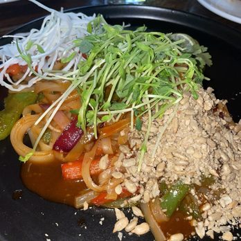 Mother Tongue - Pad thai (veg) - Asian Fusion Near Me - The Blue Mountains, Ontario