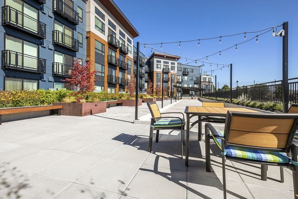 ETHOS - Updated September 2025 - 32 Photos - 2200 West Meeker St, Kent ...