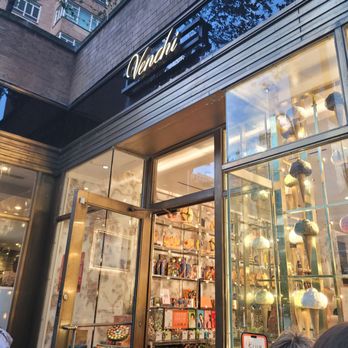 Venchi - Chocolatiers & Shops Near Me - New York, New York