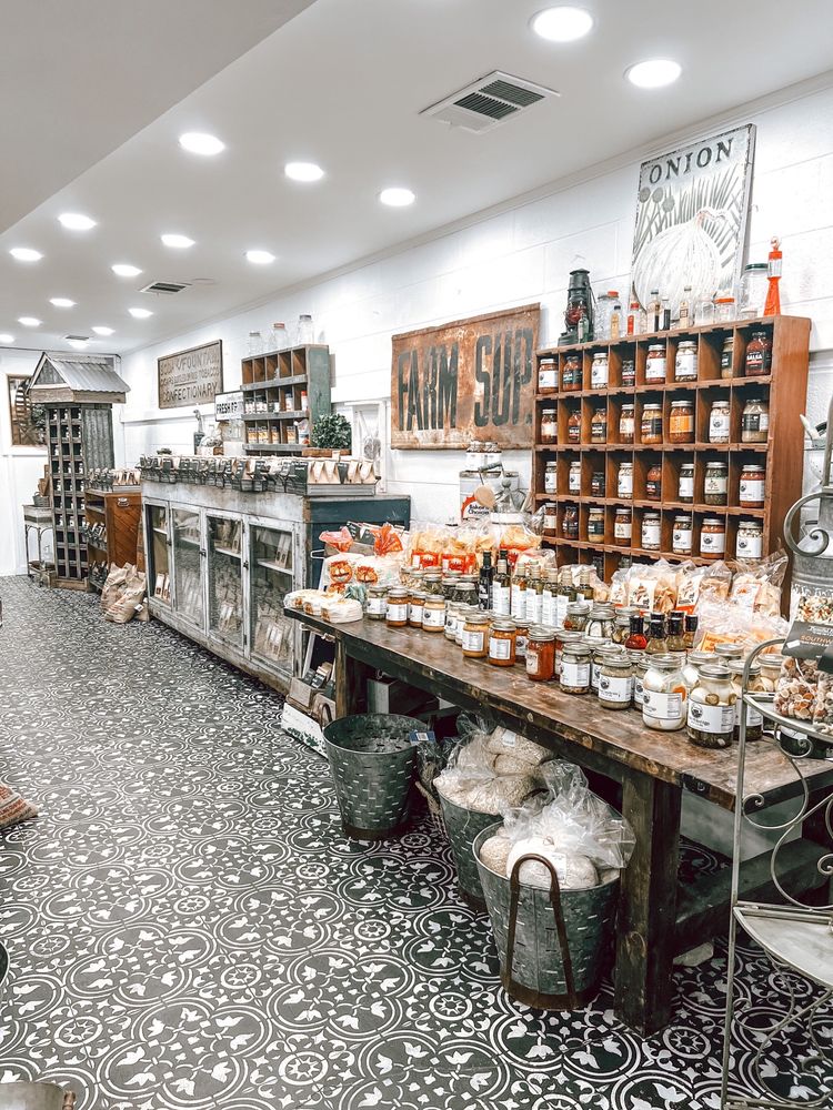 SACCO’S PRODUCE Updated October 2024 111 Photos & 16 Reviews 6050 S 1900th W, Roy, Utah