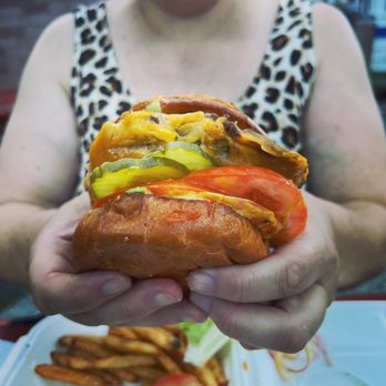 Sten's Burger Strand - The Streamliner and mom - Burgers Near Me - Dunsmuir, California