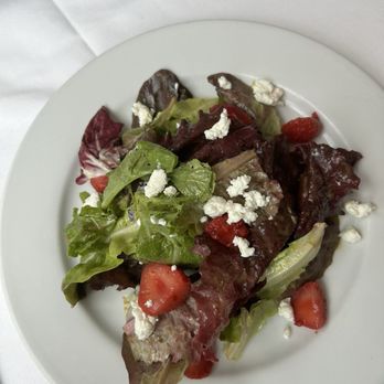 Restaurant Beck - Mixed berry salad - New American Near Me - Depoe Bay, Oregon Restaurant Beck - Mixed berry salad - New American Near Me - Depoe Bay, Oregon