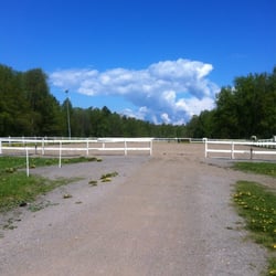 Säby Gård - Järfälla Ridcenter - Uteridbanan