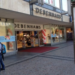 Debenhams - Obchodní Dum - Vchod z Václavského náměstí