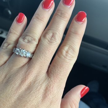 Classy Nails & Spa - 4 weeks growth with no chips, cracks or lifting. Love my nails. - Nail Salons Near Me - Wichita, Kansas