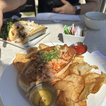 Lighthouse - Lobster Roll - Breakfast & Brunch Near Me - Newport Beach, California