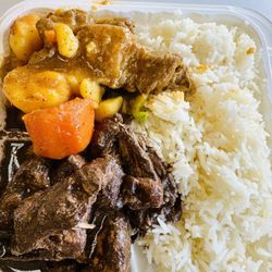 Ligaya’s Filipino Food - Two entree lunch w dinuguan and beef caldereta.