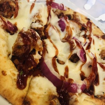Johnnies Jazz Bar & Grille - Bbq chicken flatbread - Cocktail Bars Near Me - Liberty, Missouri Johnnies Jazz Bar & Grille - Bbq chicken flatbread - Cocktail Bars Near Me - Liberty, Missouri